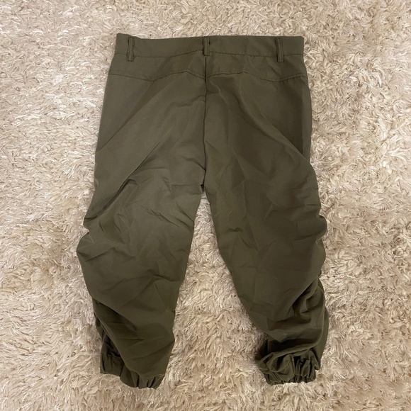 Ruched Olive Green Capris - Picture 3 of 3